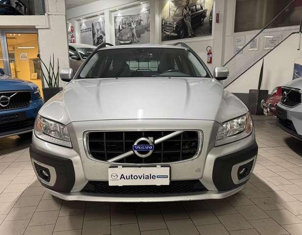 Volvo XC70 XC70 2.4 d5 Momentum awd 205cv geartronic