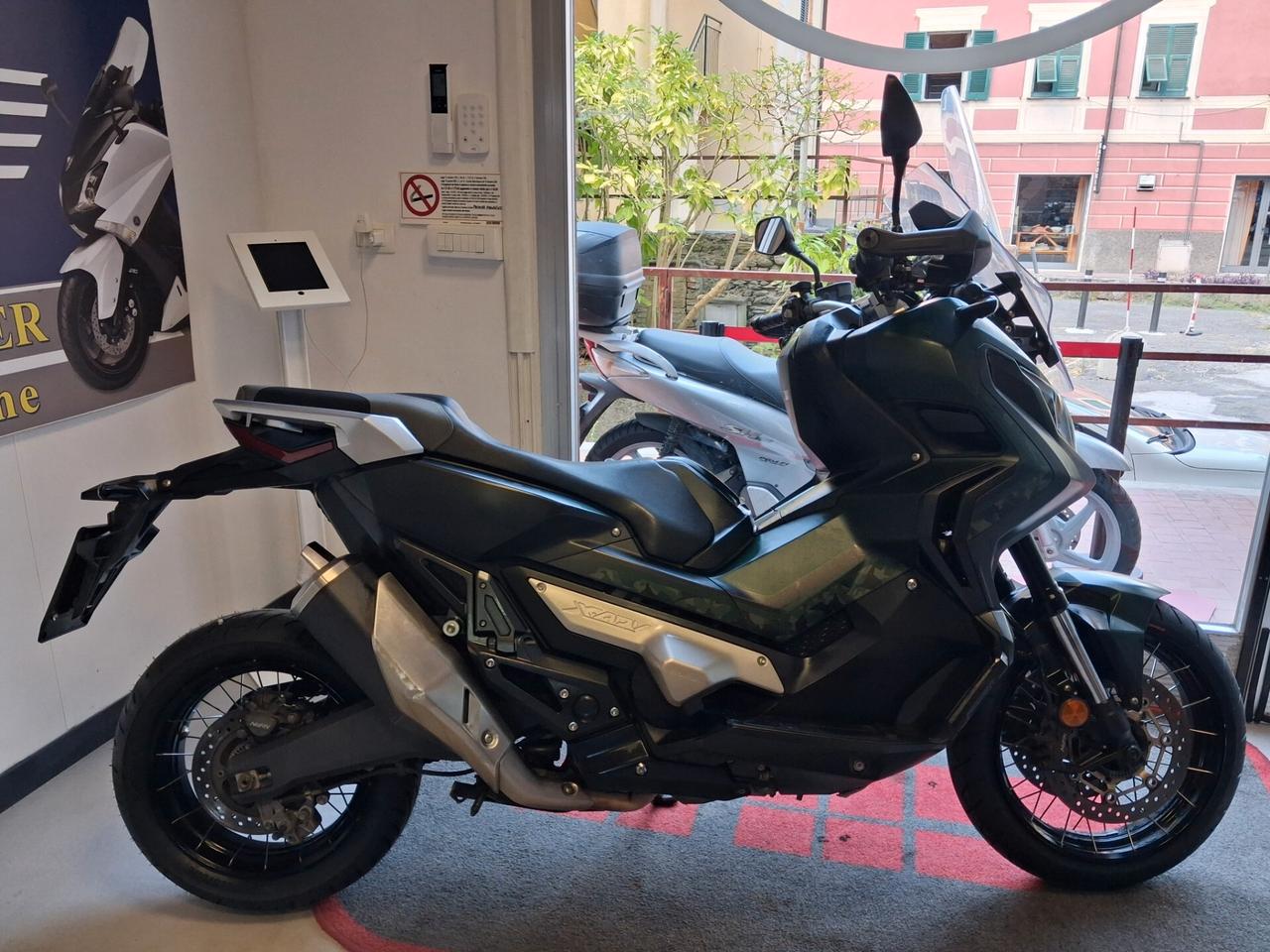Honda X-ADV 750 ABS + TCS