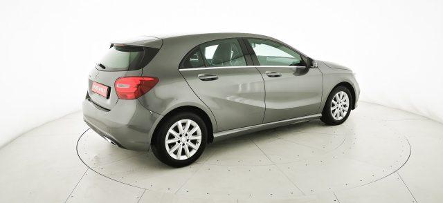 MERCEDES-BENZ A 220 d Automatic Business