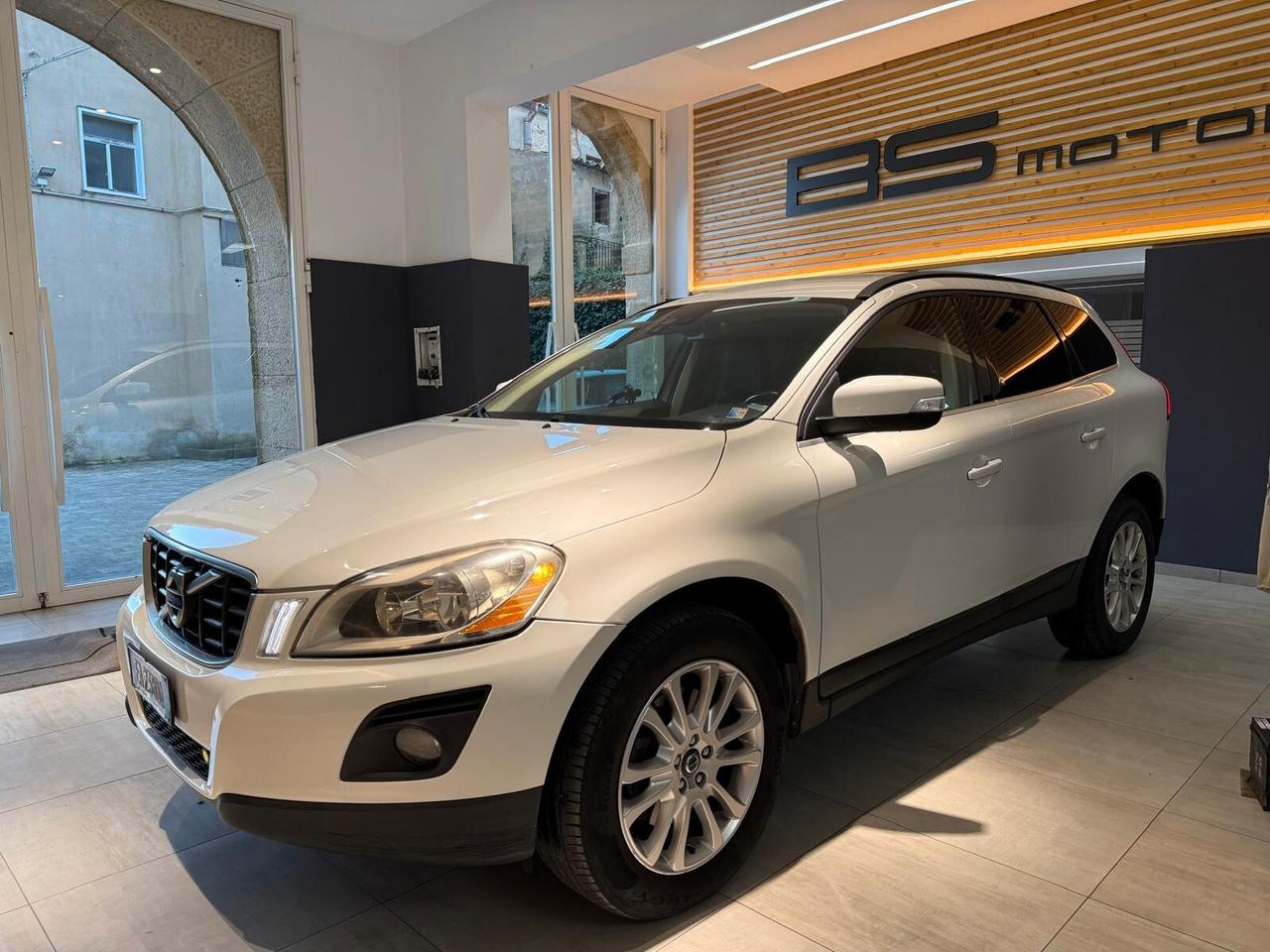Volvo XC60 2.4 D 175 CV FWD Geartronic Kinetic