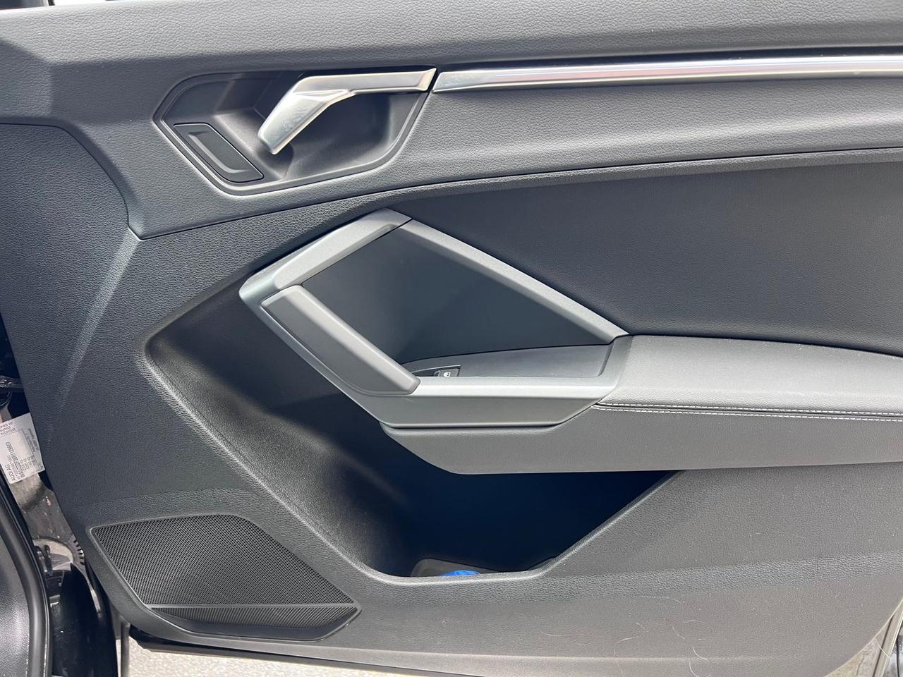 Audi Q3 Identity Black 2.0 45 TFSI IVA ESPO #7100