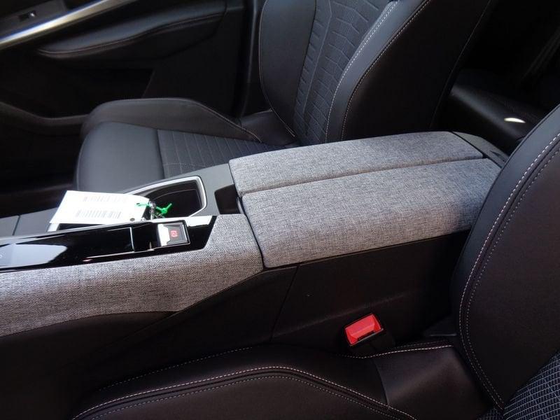 Peugeot 3008 Hybrid 136 e-DCS6 Allure
