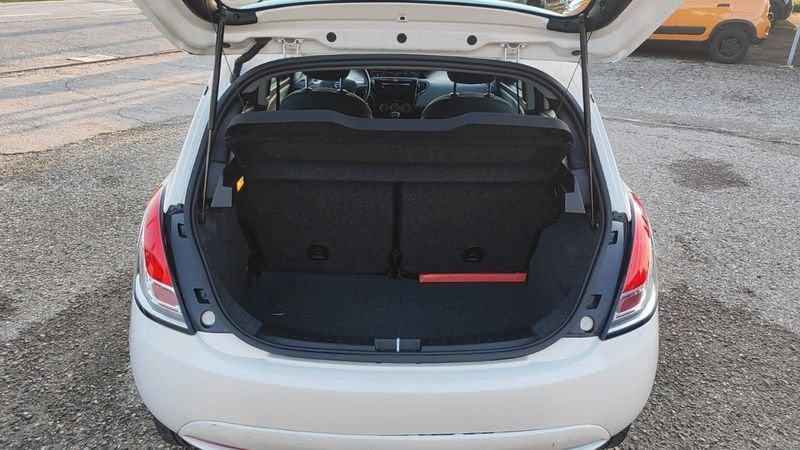 Lancia Ypsilon Ypsilon 1.2 69 CV 5 porte Silver