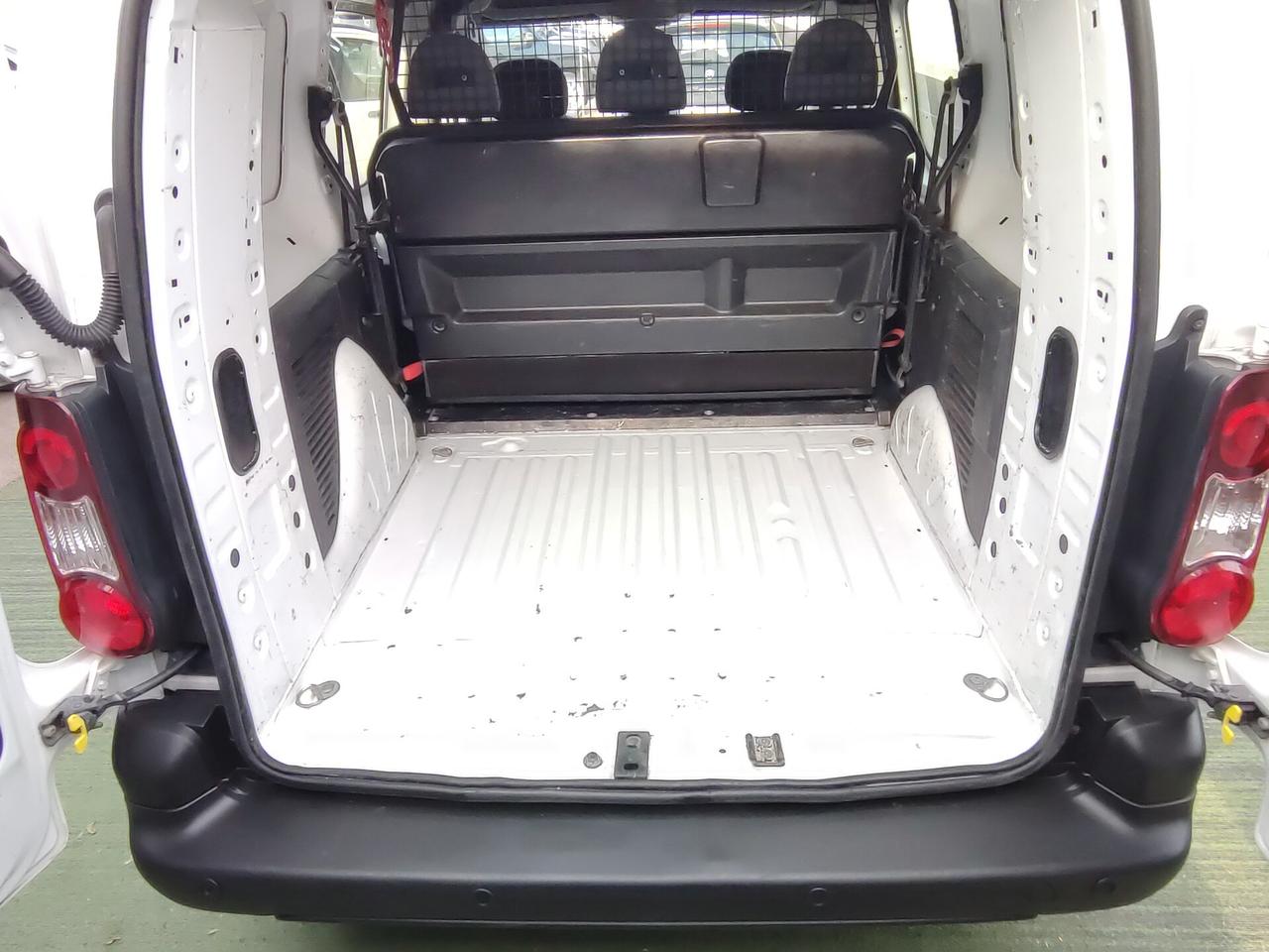 Peugeot Partner maxi prolungato 5 posti