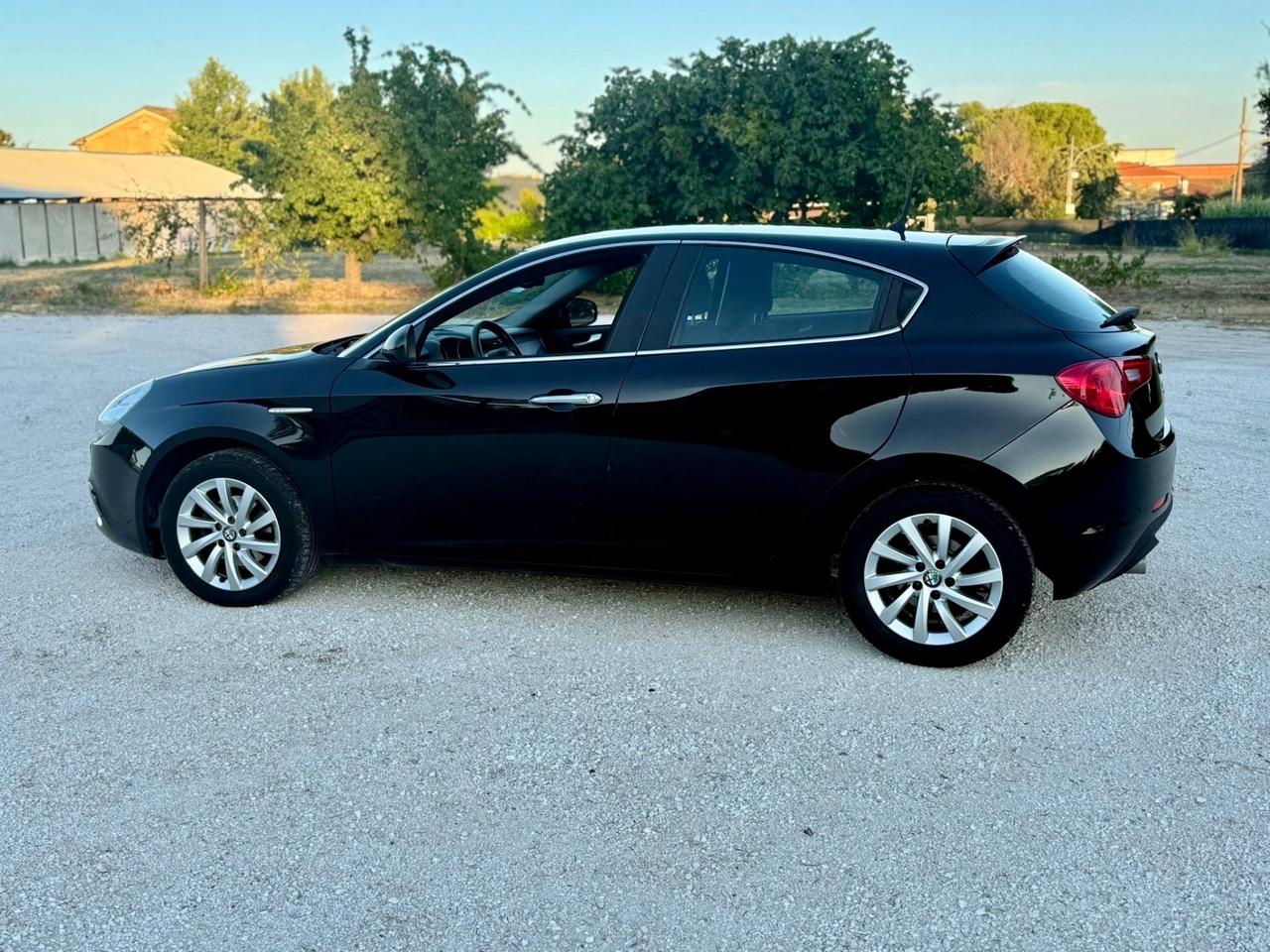 Alfa Giulietta 1.6 JTDm-2 Exclusive EURO6 neopatentati