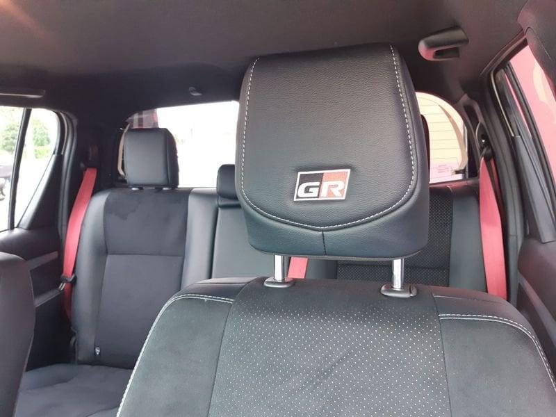 Toyota Hilux 2.8 D-4D A/T 4WD 4 porte Double Cab GR SPORT
