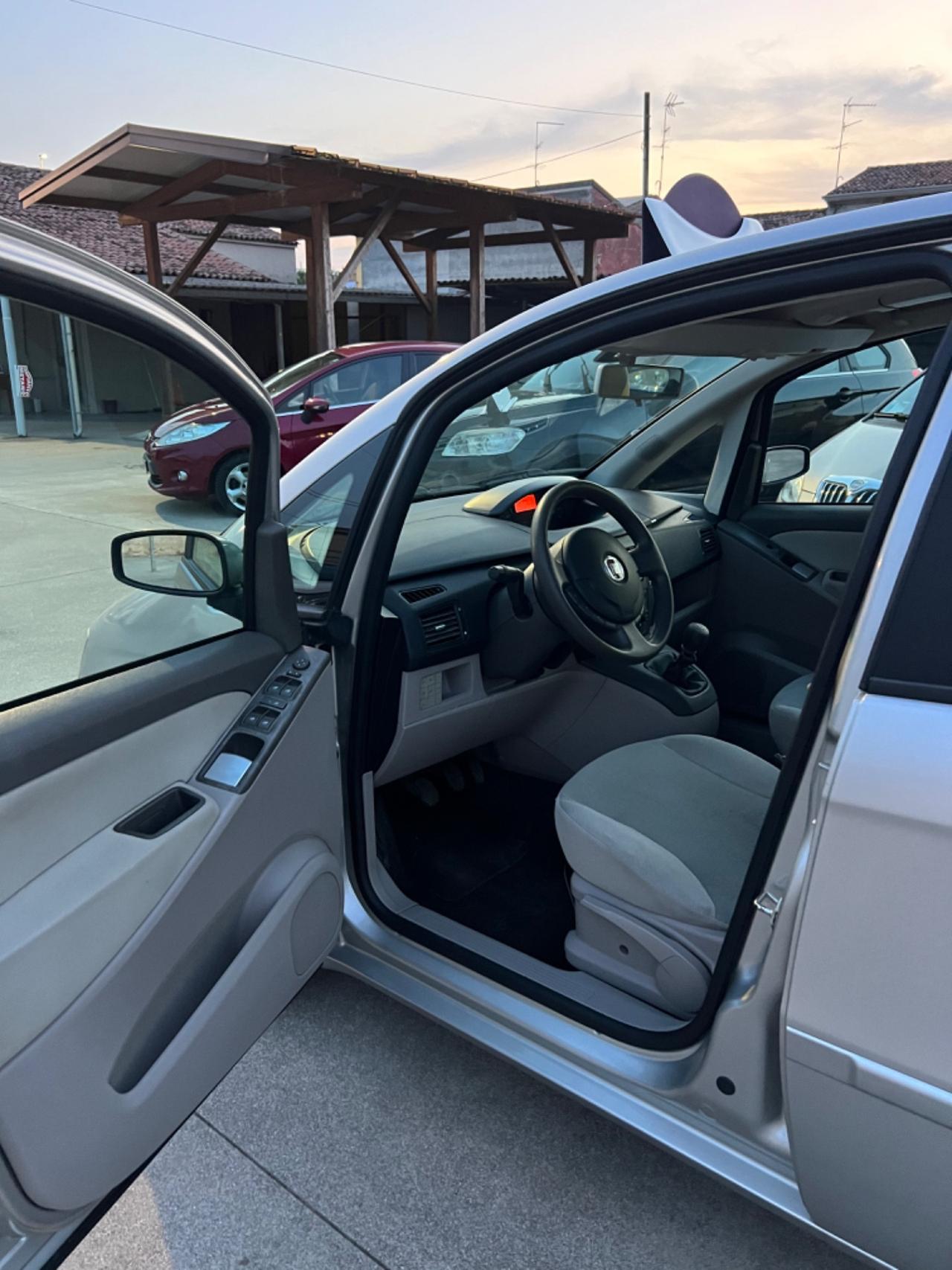 Fiat Idea 1.3 Multijet 16V Emotion