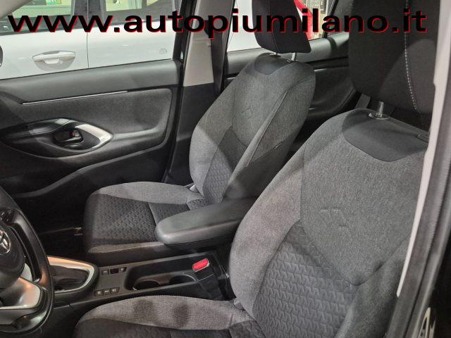 TOYOTA Yaris Cross 1.5 Hybrid 5p. E-CVT AWD-i Business
