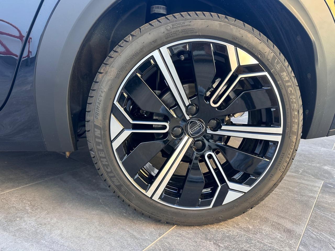 Lancia Ypsilon Hybrid e-DCT Edizione Cassina