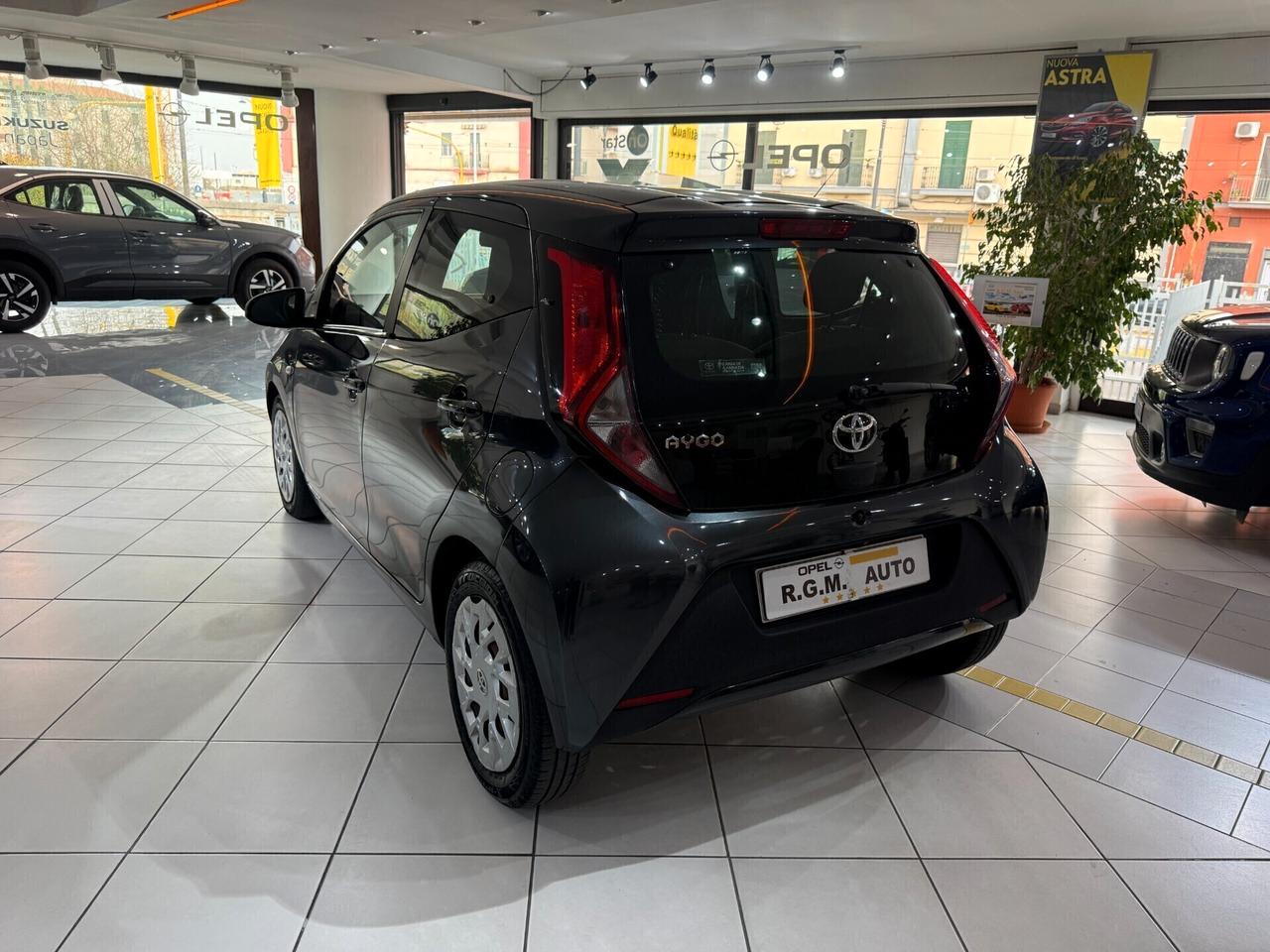 Toyota Aygo 1.0 VVT-i 72 CV 5 porte x-play MMT