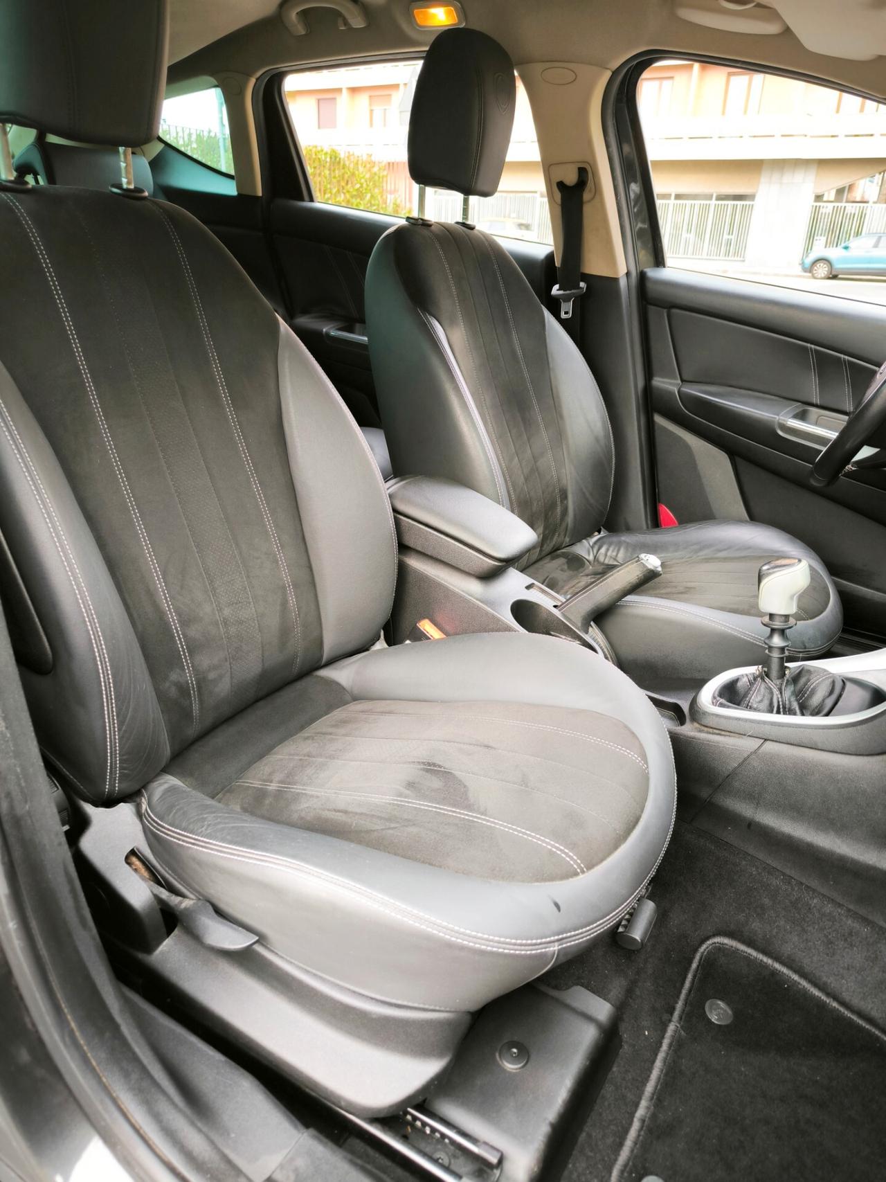 Lancia Delta 1.6 MJT DPF Platino