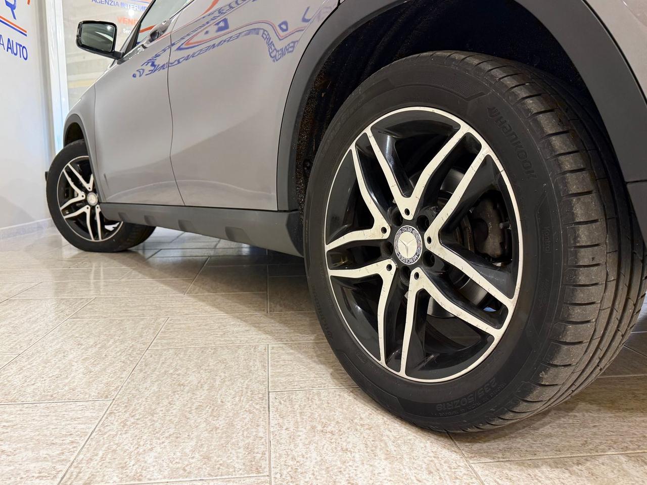 Mercedes-Benz GLA 200 Premium GLA 200 D #8055