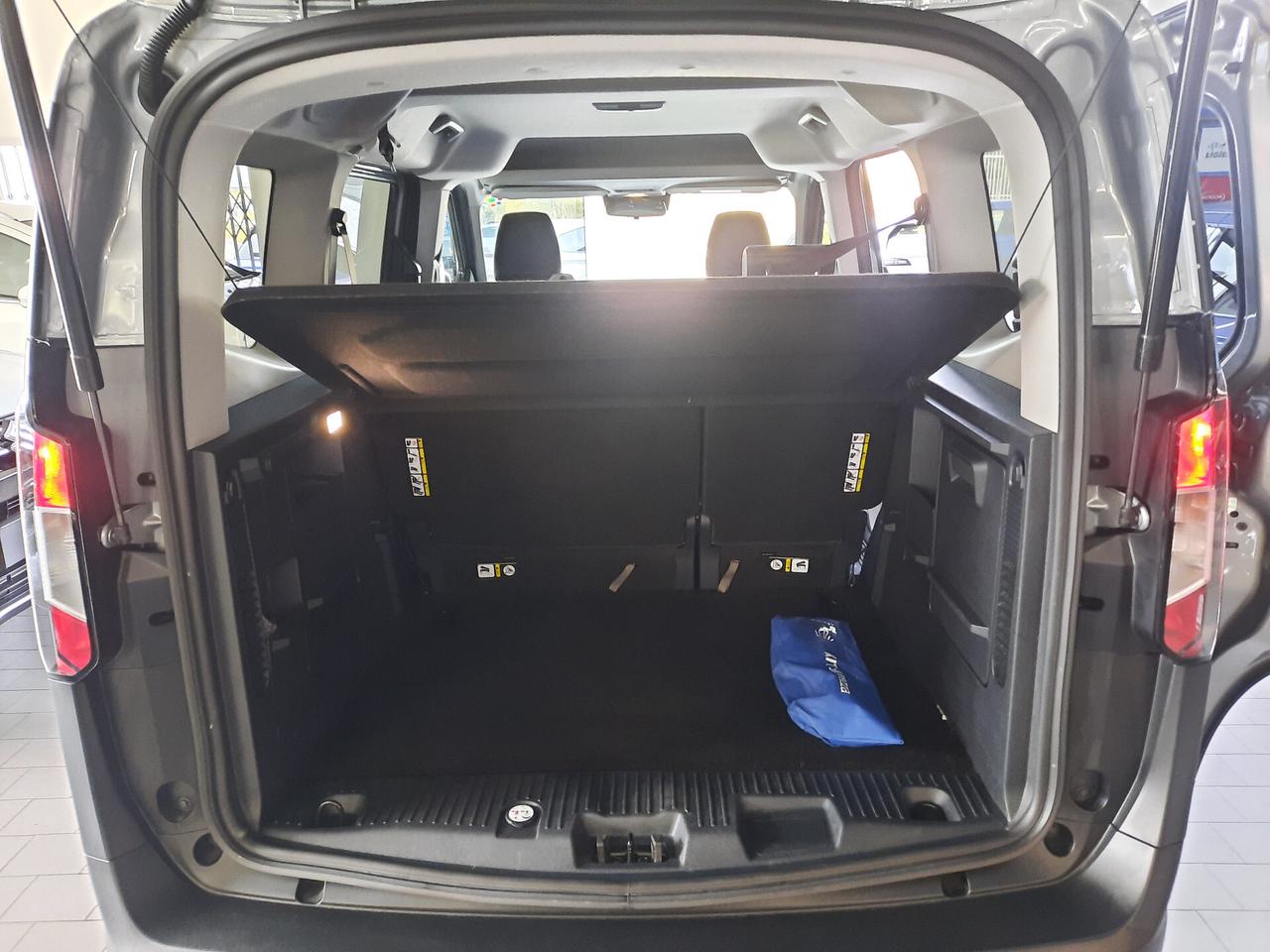 Ford Tourneo Courier 1.0 EcoBoost Active