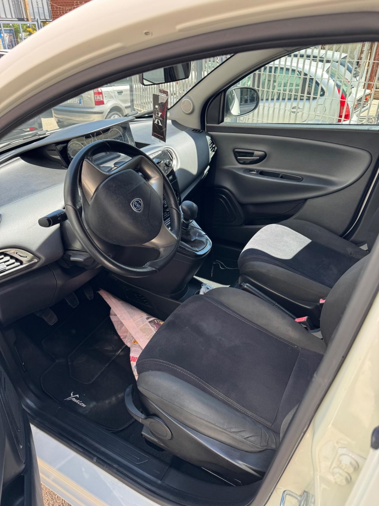 Lancia Ypsilon 1.2 69 CV 5 porte GPL Ecochic Gold