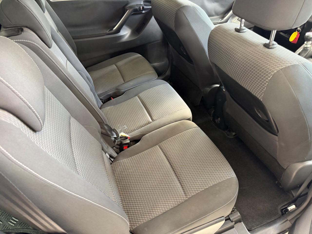 Toyota Verso 1.6 D-4D Business 7 Posti