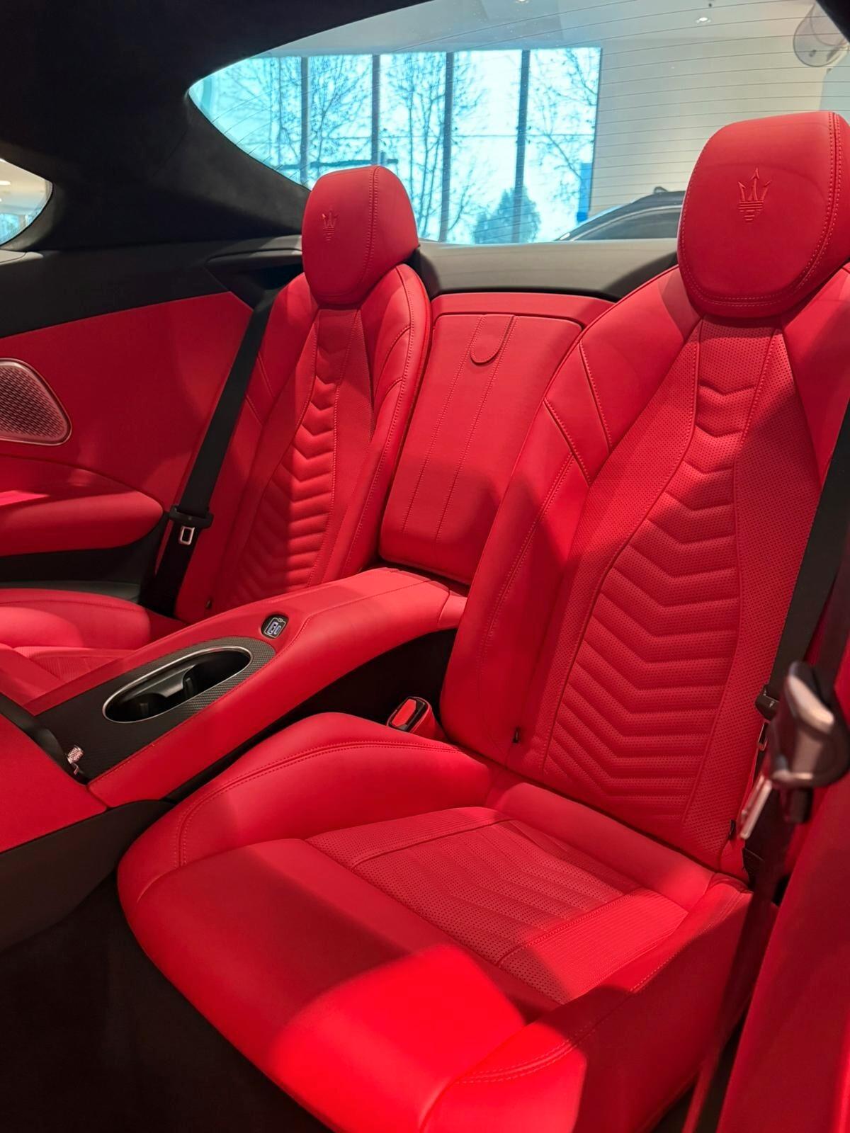 Maserati GranTurismo V6 550 CV AWD Trofeo