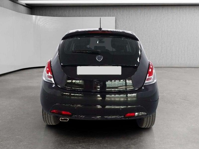 Lancia Ypsilon 1.0 firefly hybrid Platino s&s 70cv