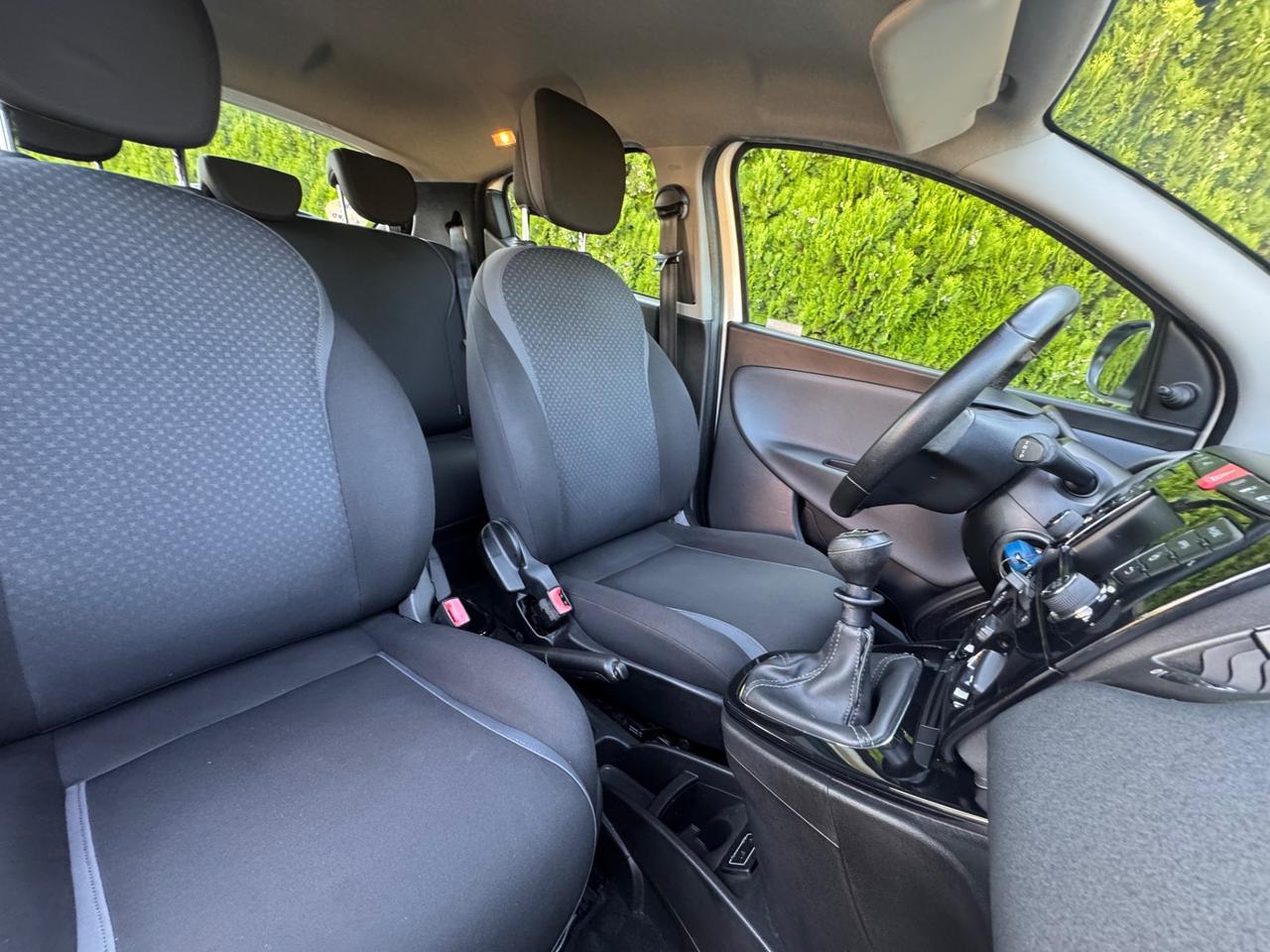 Lancia Ypsilon 1.2 69 CV 5 porte GPL Ecochic Silver