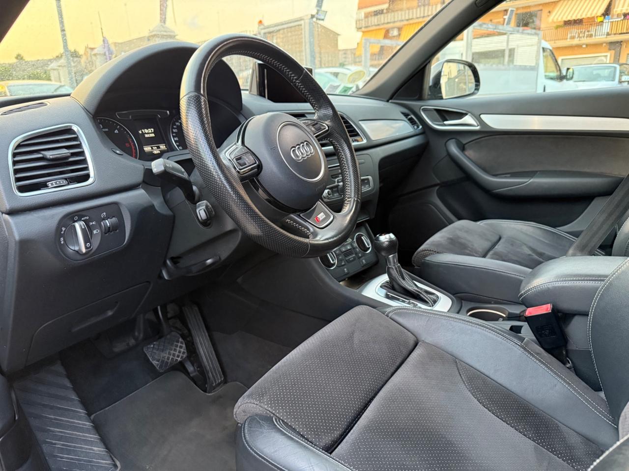 Audi Q3 2.0 TDI 150 CV S tronic S-lline