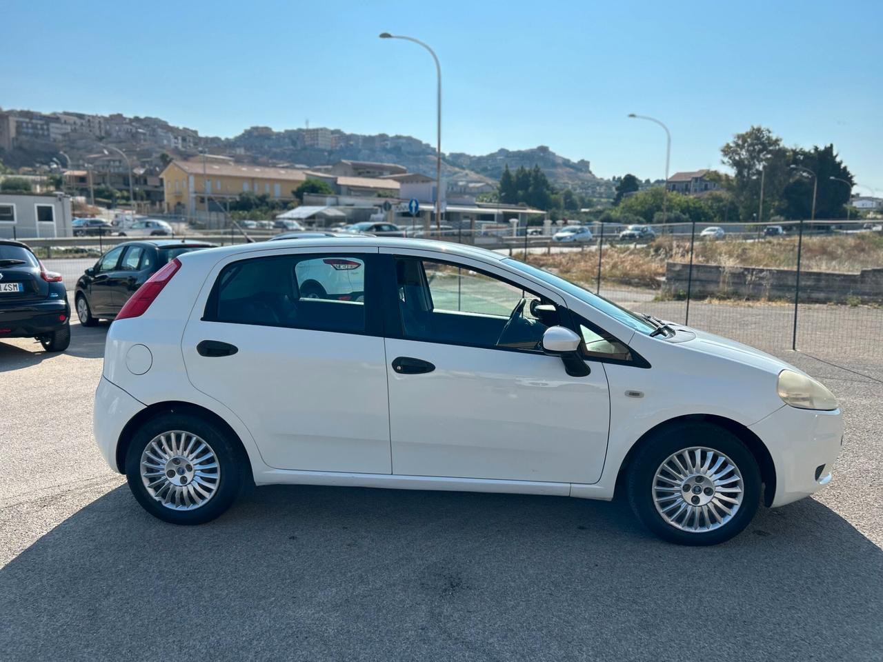 Fiat Grande Punto Grande Punto 1.3 MJT 75 CV 5 porte Dynamic