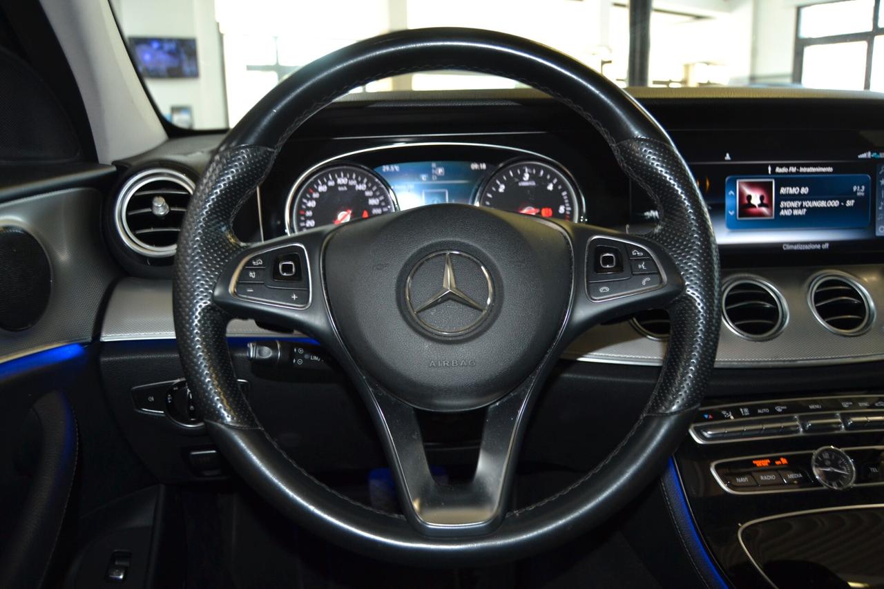 Mercedes E 220D Premium TETTO/Navi/Pelle/9G