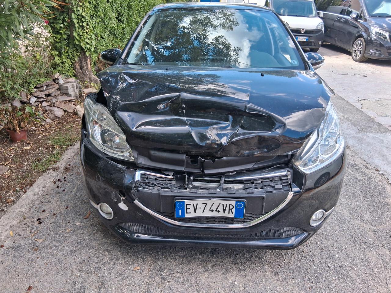Peugeot 208 PureTech 82 ETG5 S&S 3 porte Allure