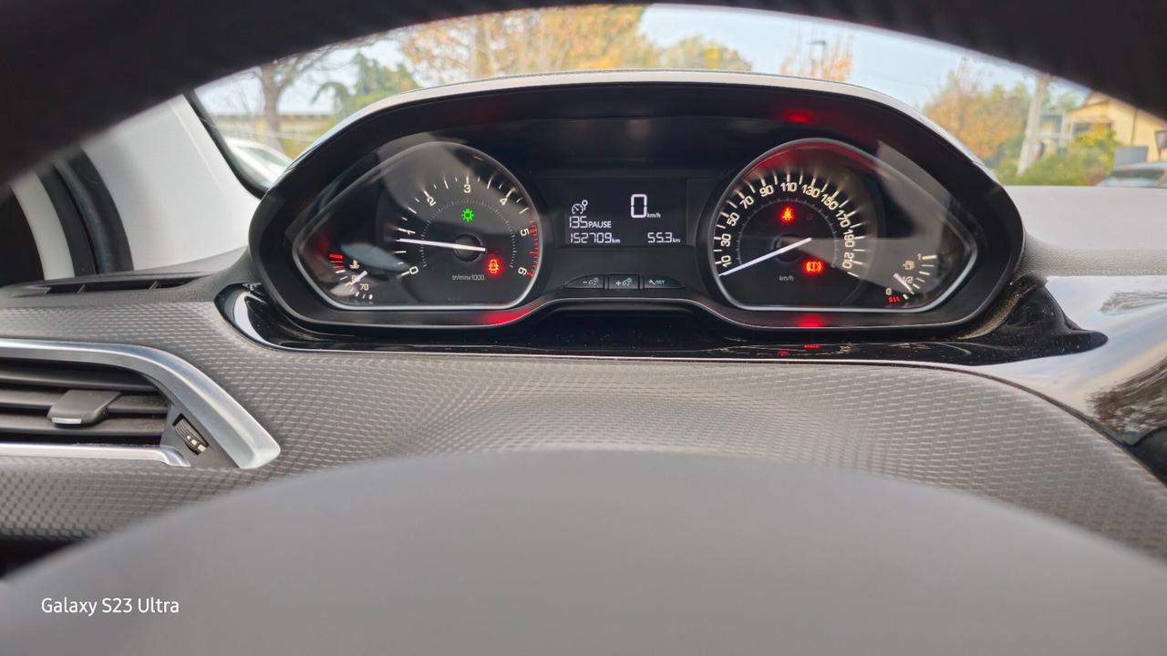 Suv PEUGEOT 2008 EURO 6B OK NEOPATENTATI GARANZIA 12 MESI