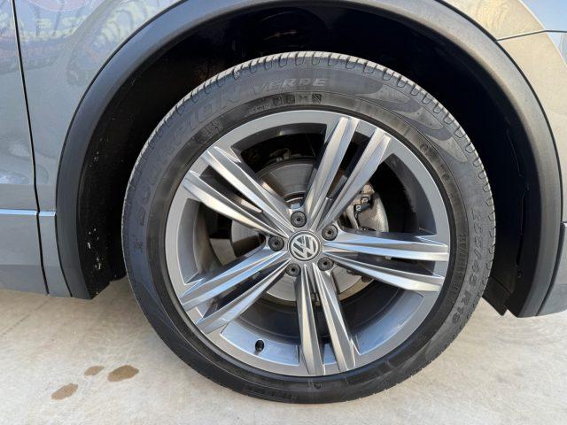 VOLKSWAGEN Tiguan 2.0 TDI DSG R-LINE GARANZIA Iva esp