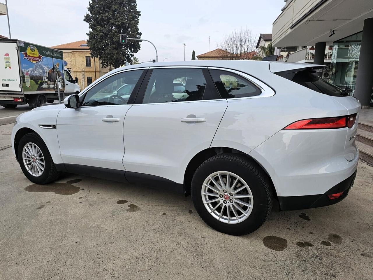 Jaguar F-Pace 2.0 D 180 CV AWD aut. Pure