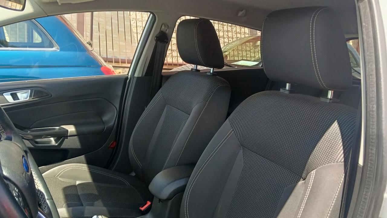 FORD FIESTA 1.4 B/GPL C. MADRE -PREZZO PROMO!