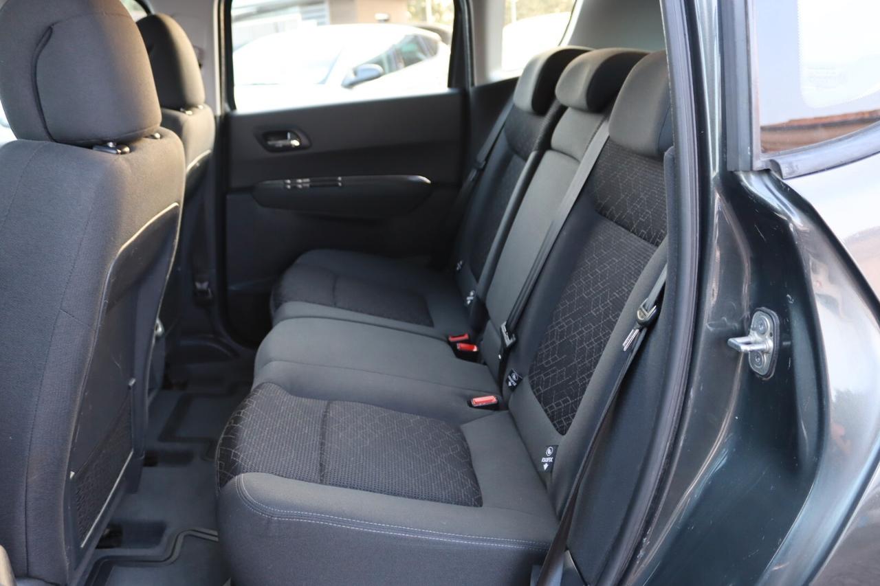 Peugeot 3008 1.6 HDi 115CV Business