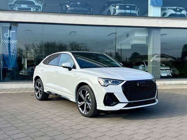 Audi Q3 35 TFSI S tronic Identity Black