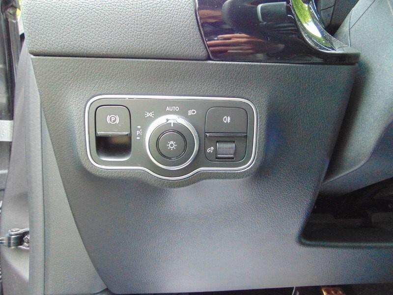 MERCEDES GLA (H247) GLA 180 Automatic ...