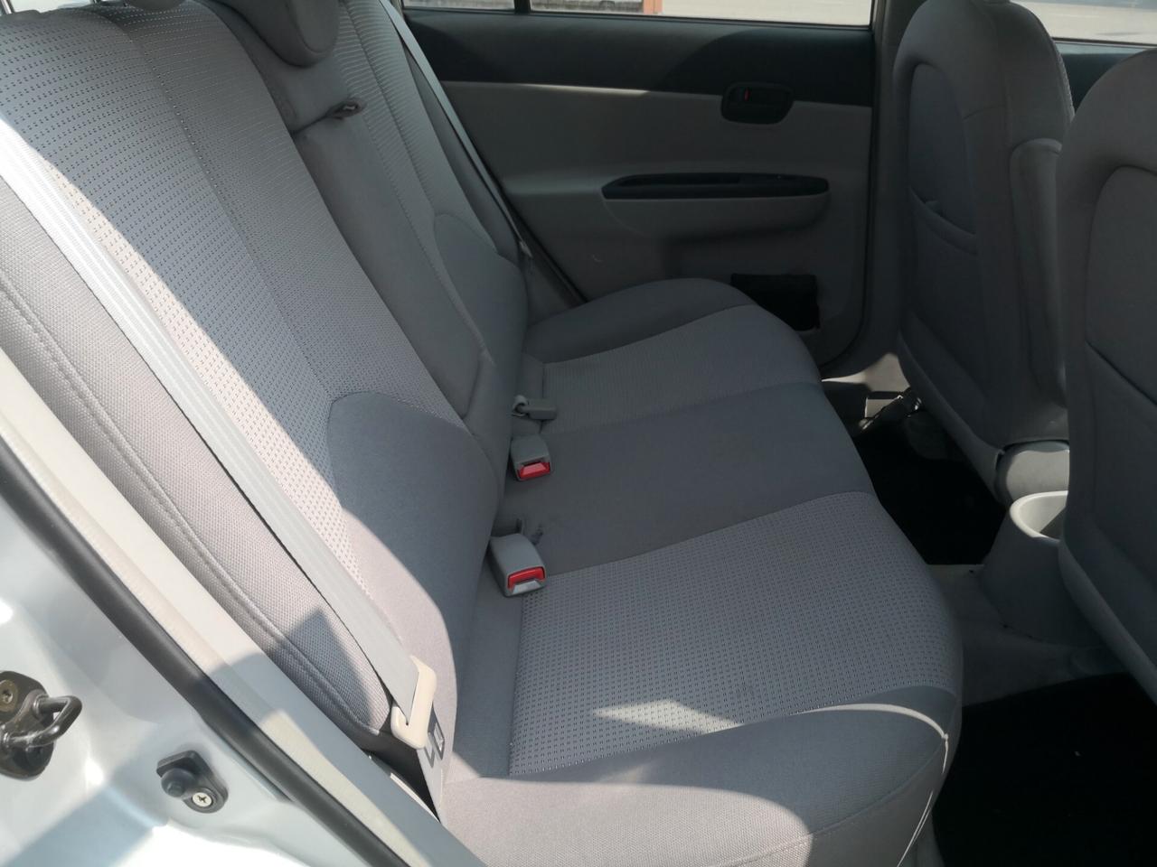 Hyundai Accent 1.4 benzina 5 porte 90milakm neopat