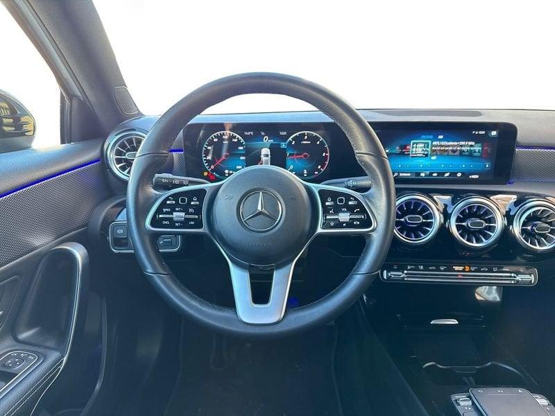 Mercedes-Benz Classe A A 180 d Sport Night edition auto