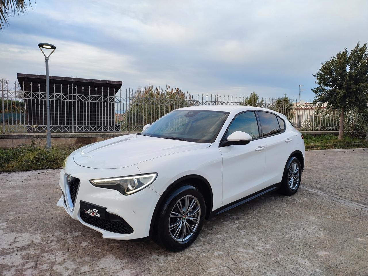 Alfa Romeo Stelvio 2.2 TD 160 CV AT8 TELECAMERA NAVIGATORE DA VETRINA
