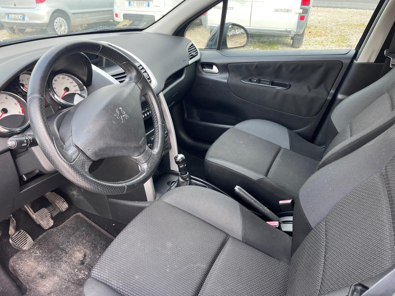 Peugeot 207 1.4 HDi 70CV 3p. Active