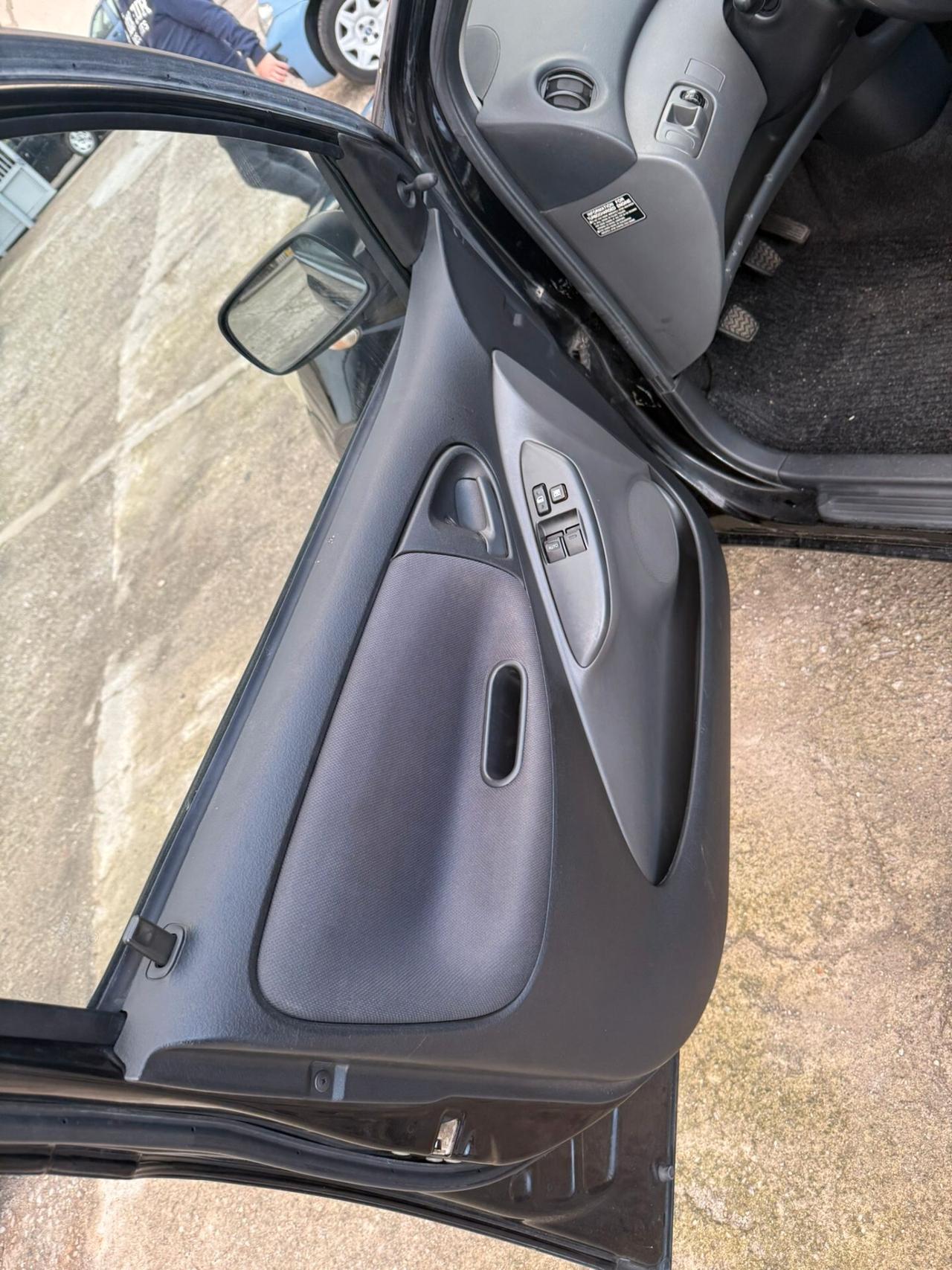 Toyota Yaris 1.4 tdi D-4D cat 5 porte Sol '03