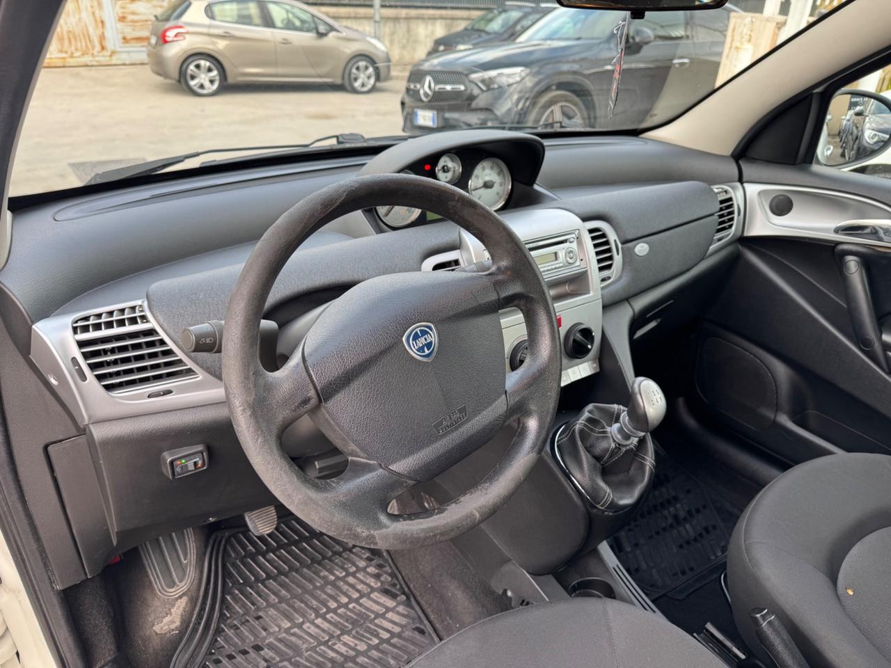 Lancia Ypsilon 1.4 Unyca
