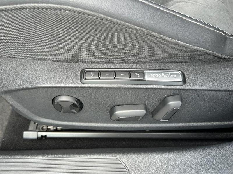 Volkswagen Golf 2.0 TDI 150cv DSG Style PARI NUOVO