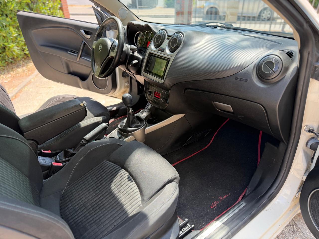 Alfa Romeo MiTo 1.6 JTDm 16V Distinctive Premium Pack