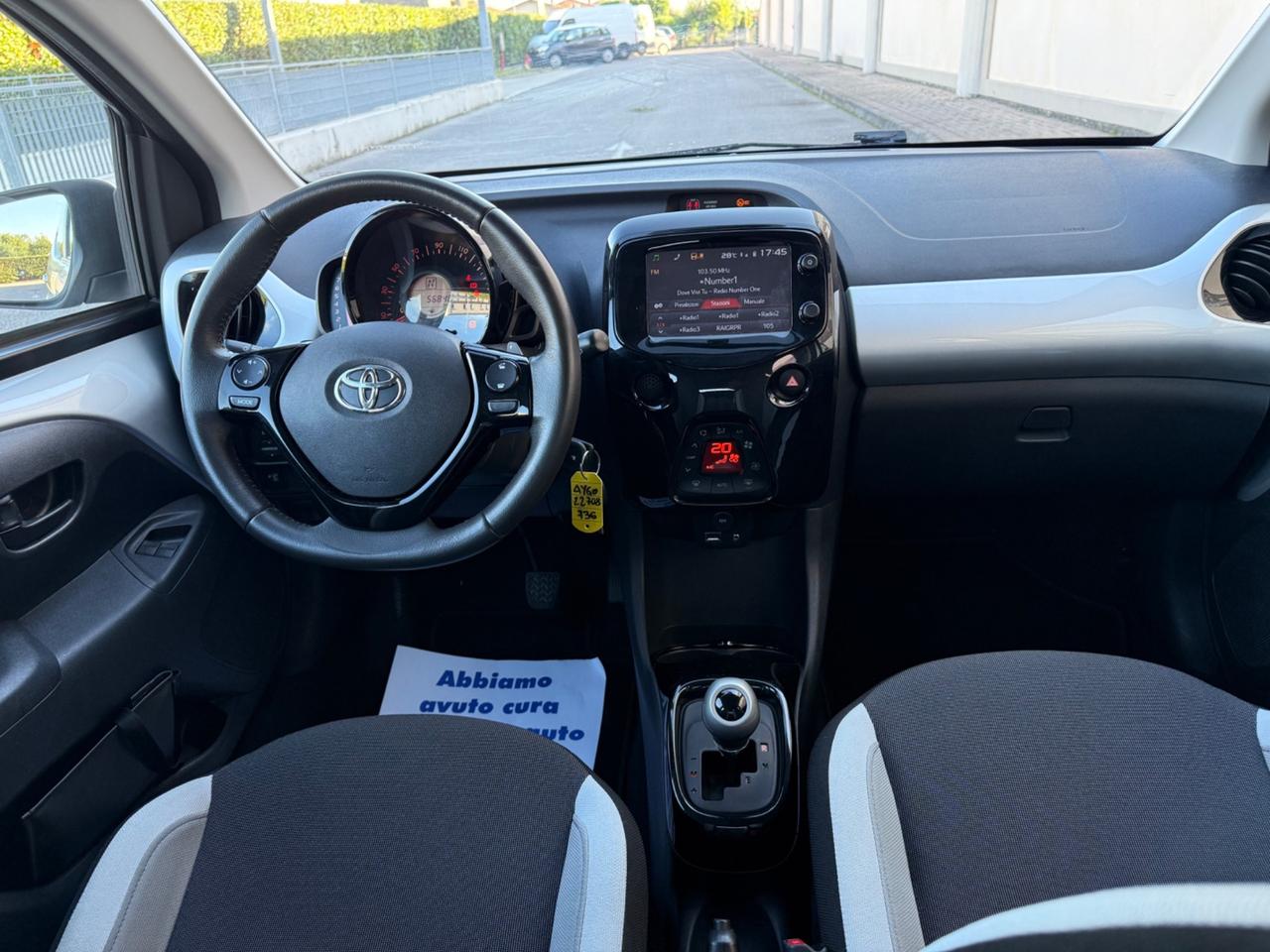 Toyota Aygo 1.0 VVT-i 69 CV 5 porte x-play MMT