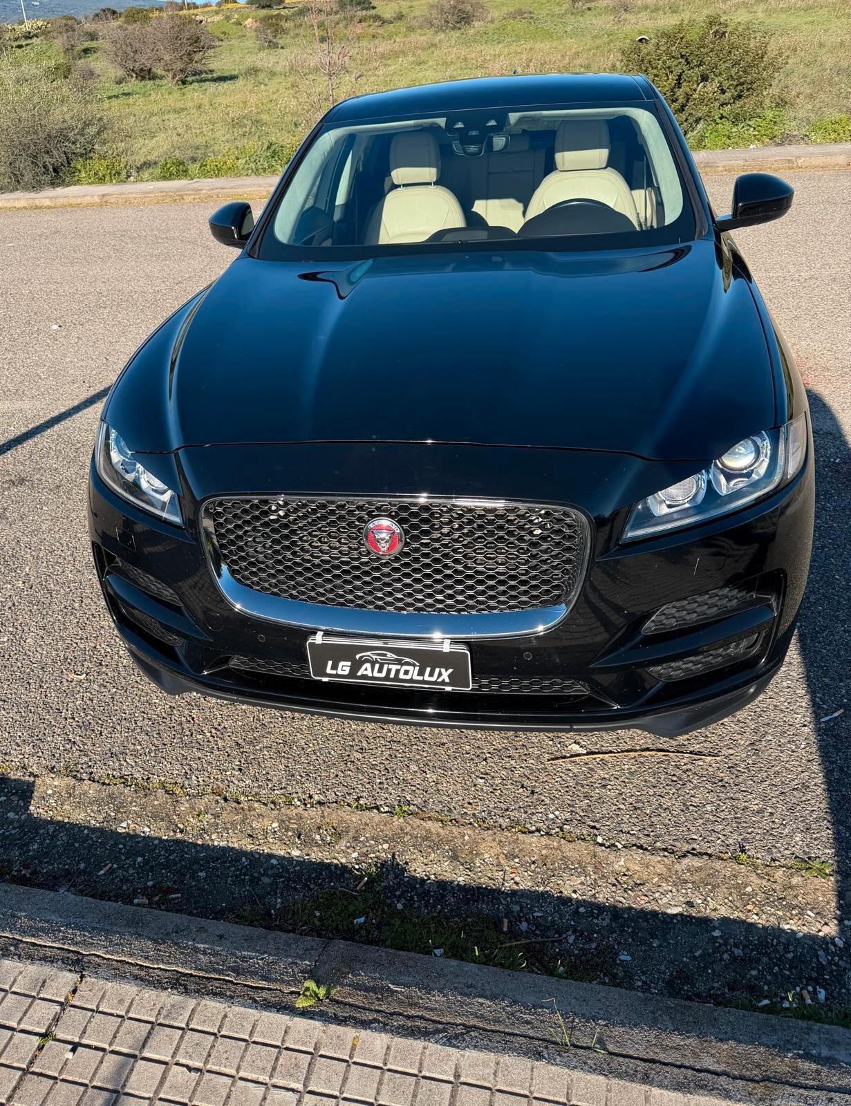 Jaguar F-Pace 2.0 D 180 CV FINANZIABILE