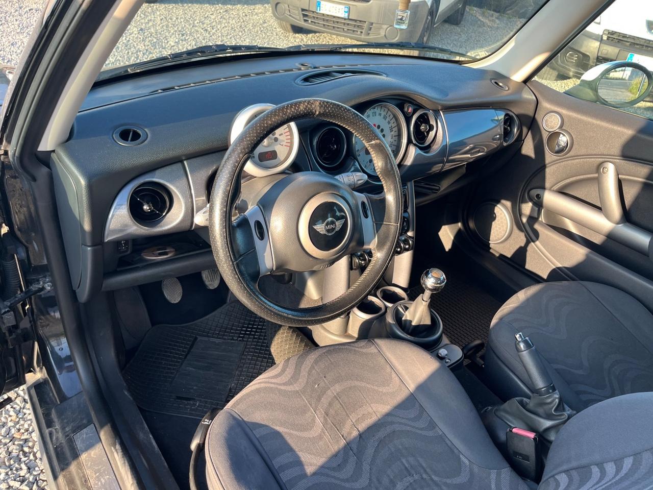 Mini Cooper 1.4 D