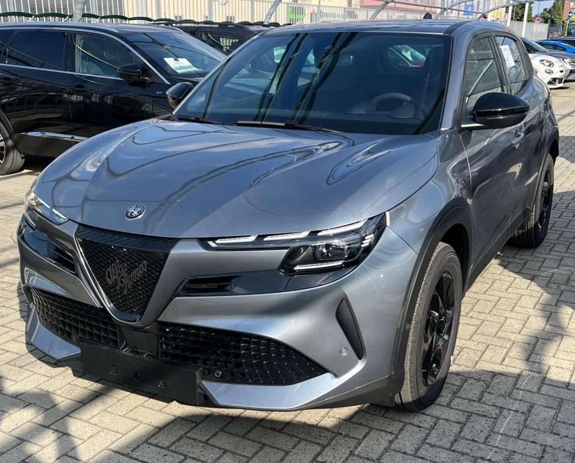 Alfa Romeo Junior 1.2 136 CV Hybrid eDCT6 Speciale AUTO A NOLEGGIO