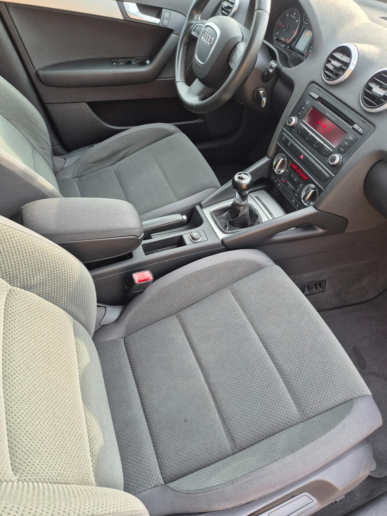 Audi A3 SPB 1.6 TDI 105 CV CR Ambition