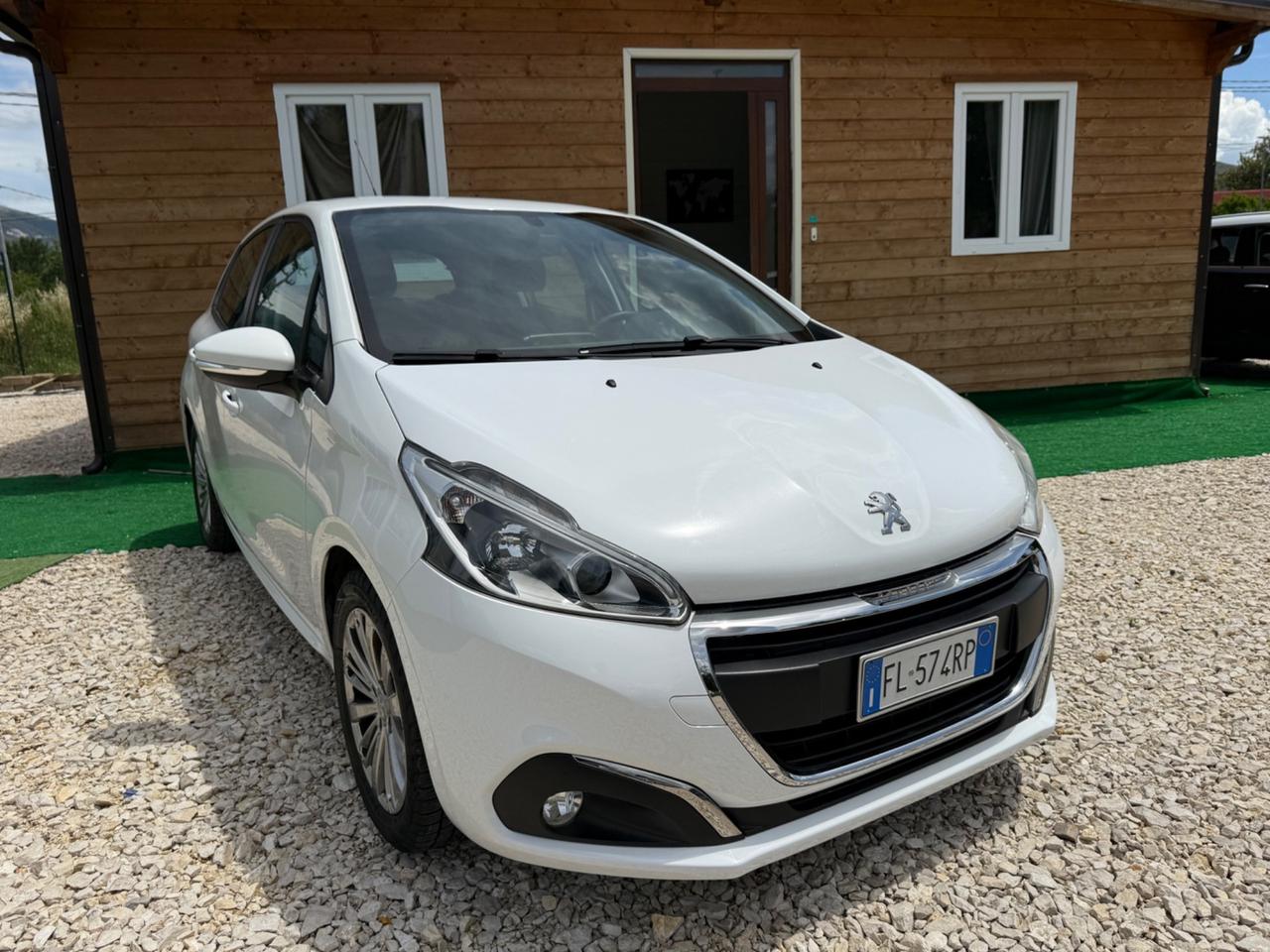 Peugeot 208 PureTech 1.2cc82 5p. GPL Active