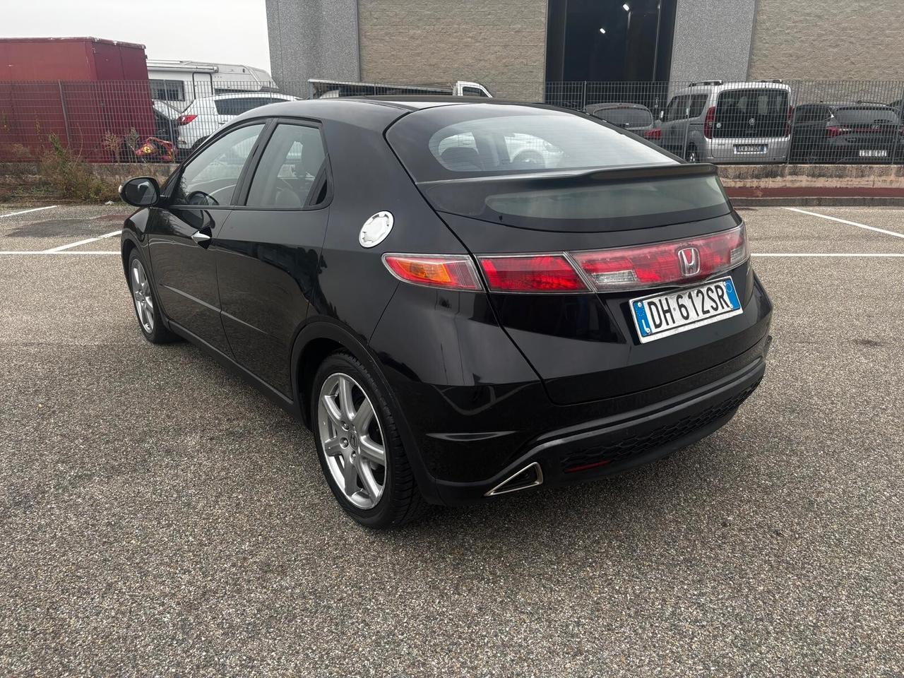 Honda Civic 1.8 i-VTEC 5p. Exec. LH i-P i-Sh AUTOMATICA