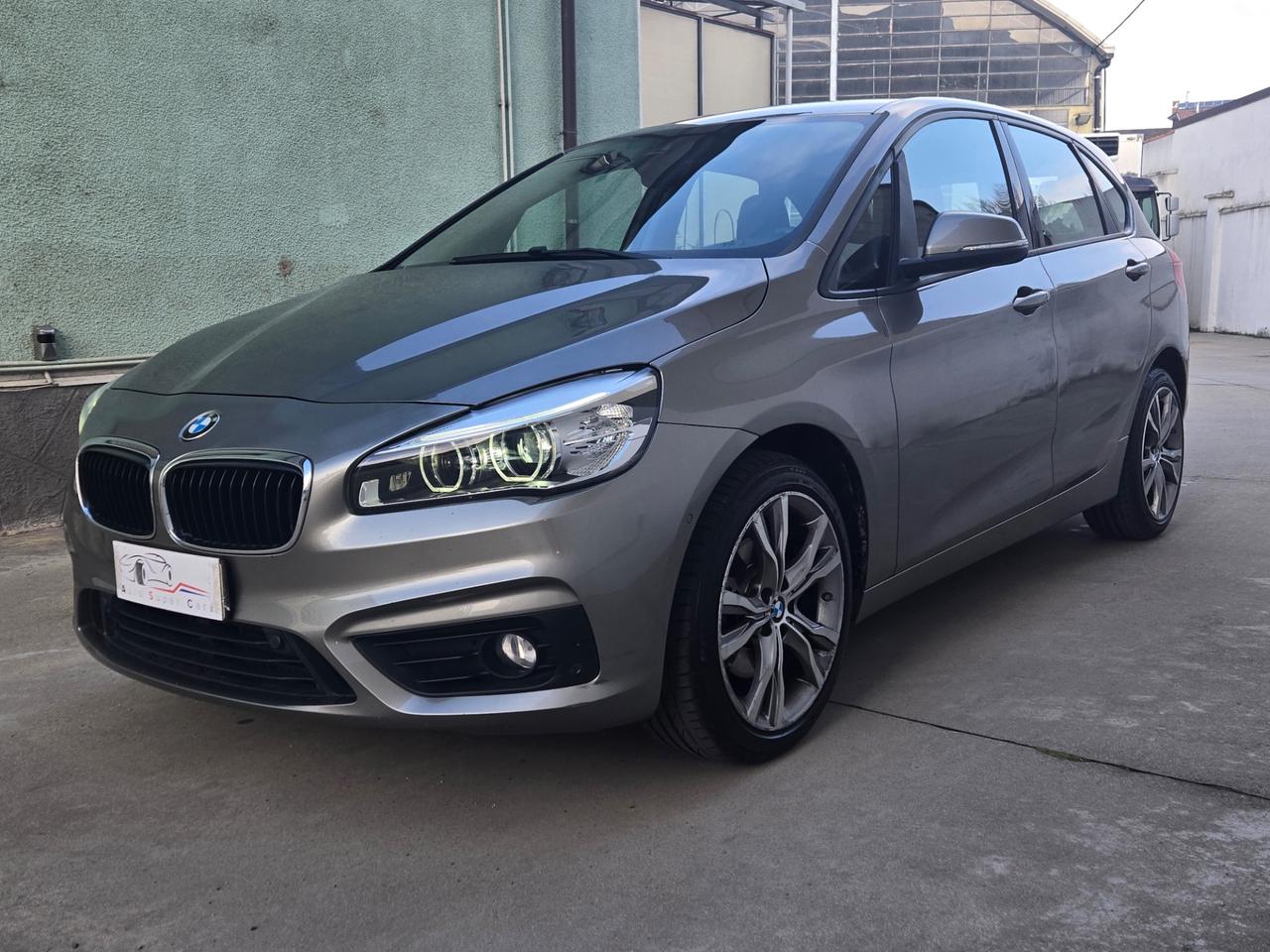 BMW 220i Active Tourer Advantage