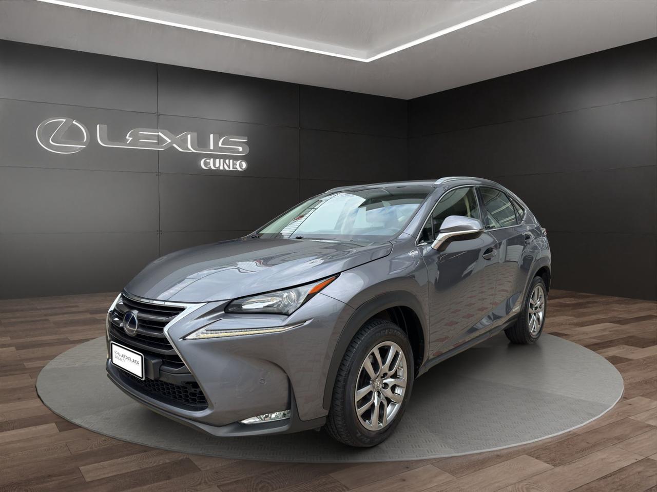 Lexus NX 300h 2.5 Executive 4wd cvt